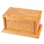 oak wooden urn (1)